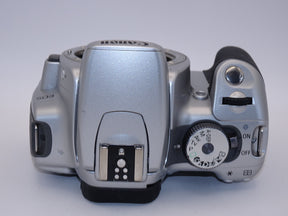 【外観特上級】Canon デジタル一眼レフカメラ EOS Kiss デジタル X ボディ本体 シルバー KISSDXS-BODY
