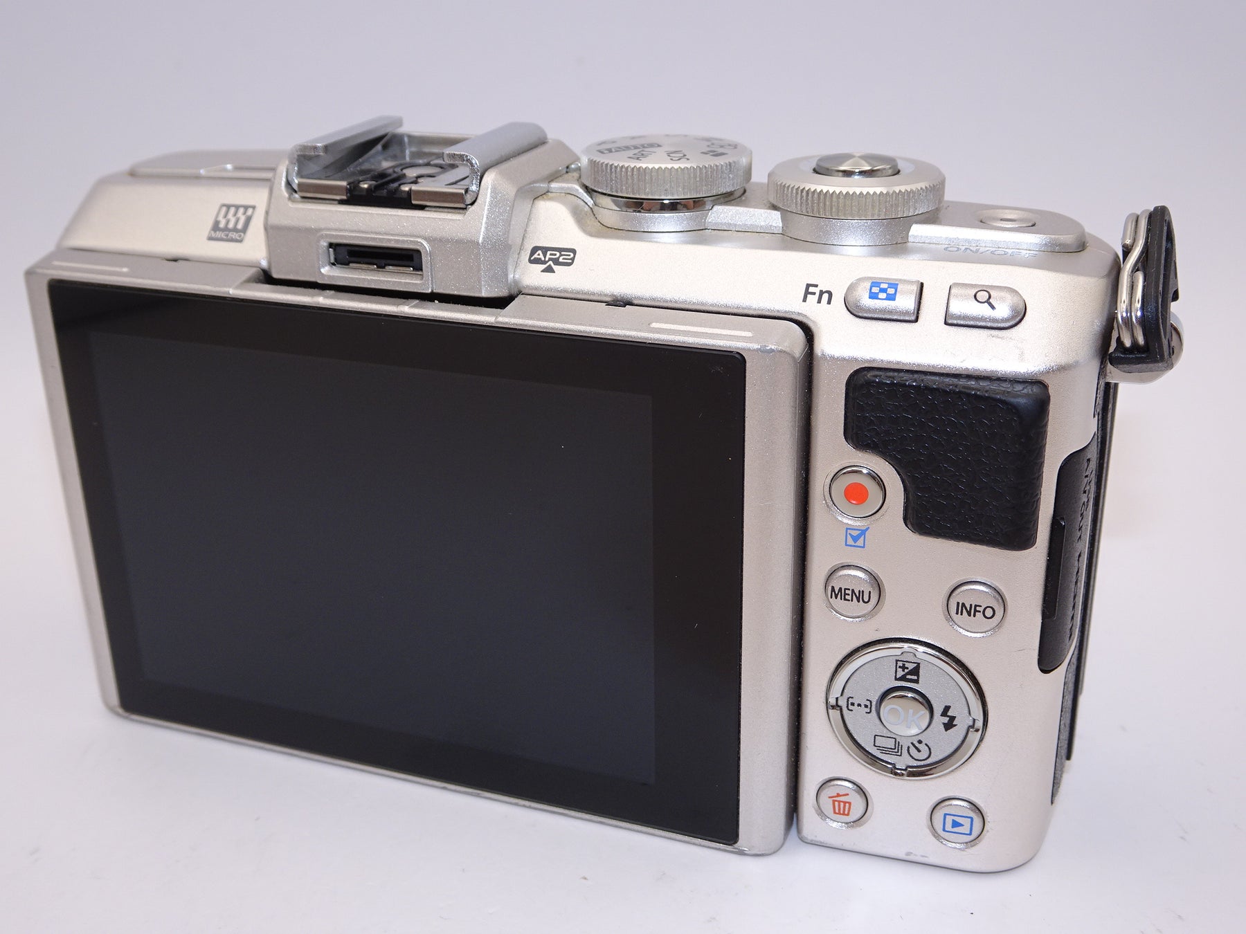 【外観特上級】OLYMPUS PEN E-PL7 ボディ シルバー ミラーレス一眼 PEN E-PL7 BODY SLV