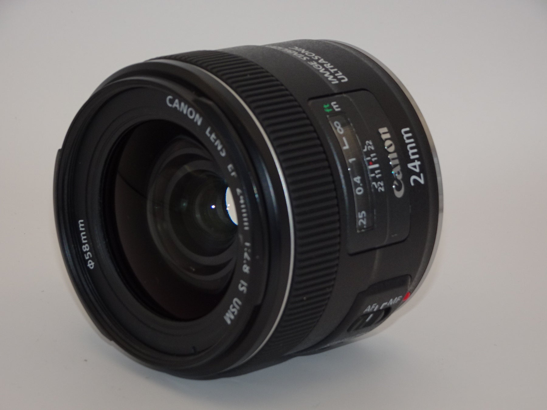 外観特上級】Canon 単焦点レンズ EF24mm F2.8 IS USM