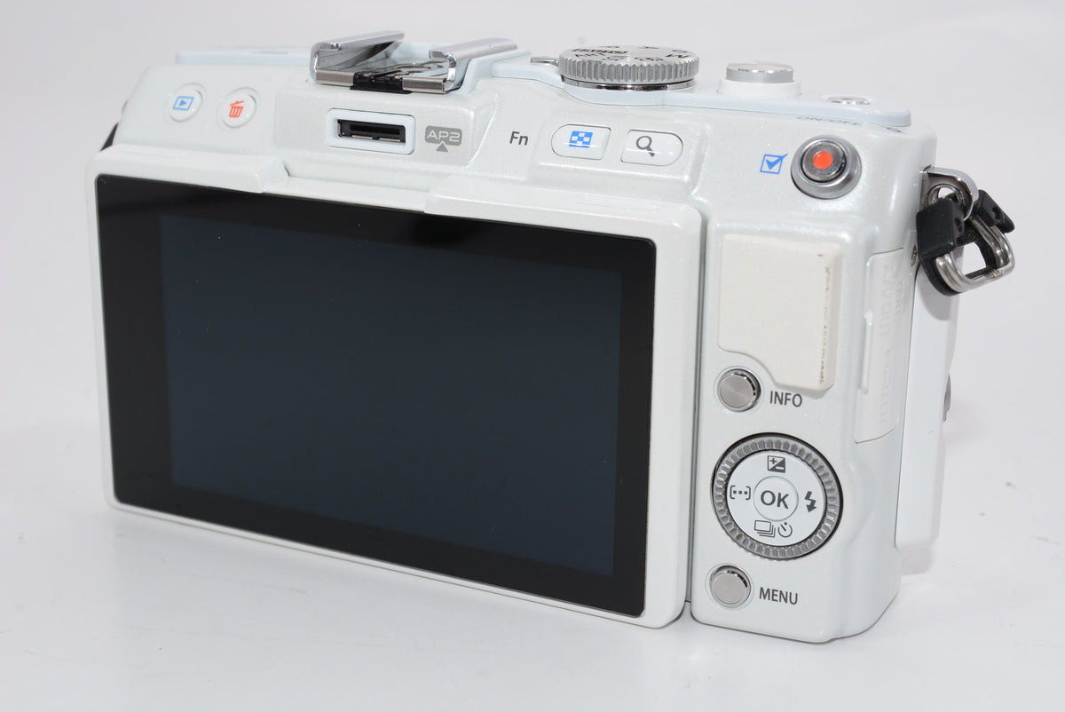 【外観並級】OLYMPUS ミラーレス一眼 PEN Lite E-PL6 ボディ ホワイト E-PL6 BODY WHT