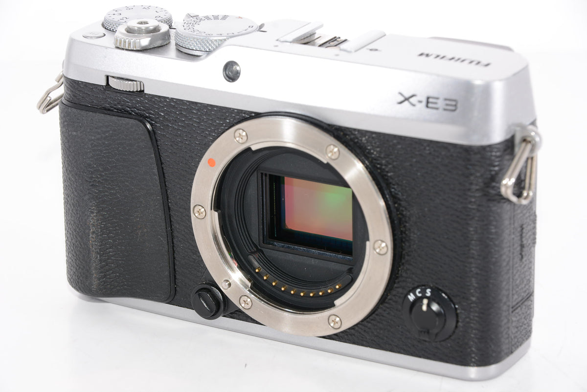 【外観特上級】FUJIFILM ミラーレス一眼カメラ X-E3シルバー X-E3-S