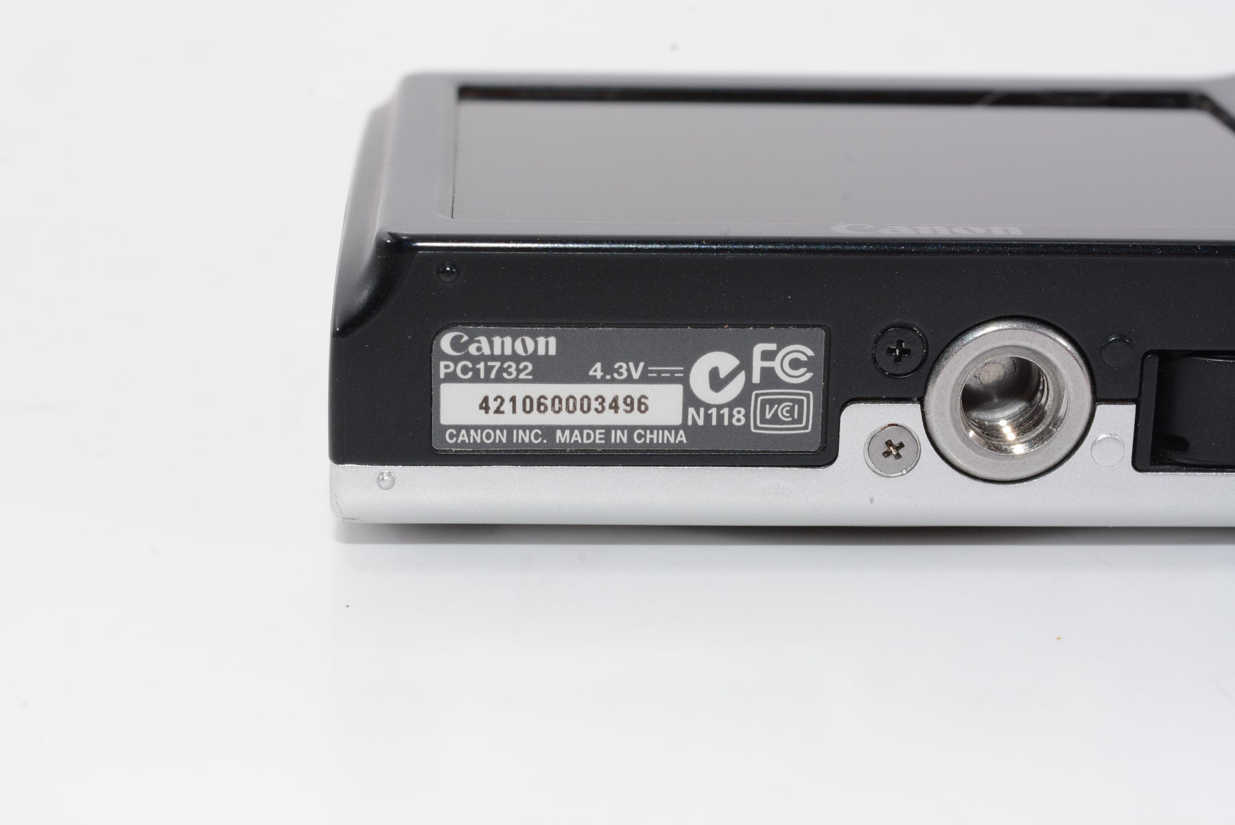 【外観特上級】Canon デジタルカメラ PowerShot A2300 シルバー 光学5倍ズーム 約1600万画素 PSA2300(SL)