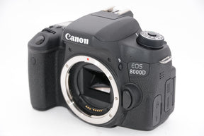 【外観特上級】Canon デジタル一眼レフカメラ EOS 8000D レンズキット EF-S18-135mm F3.5-5.6 IS STM 付属 EOS8000D18135ISSTMLK