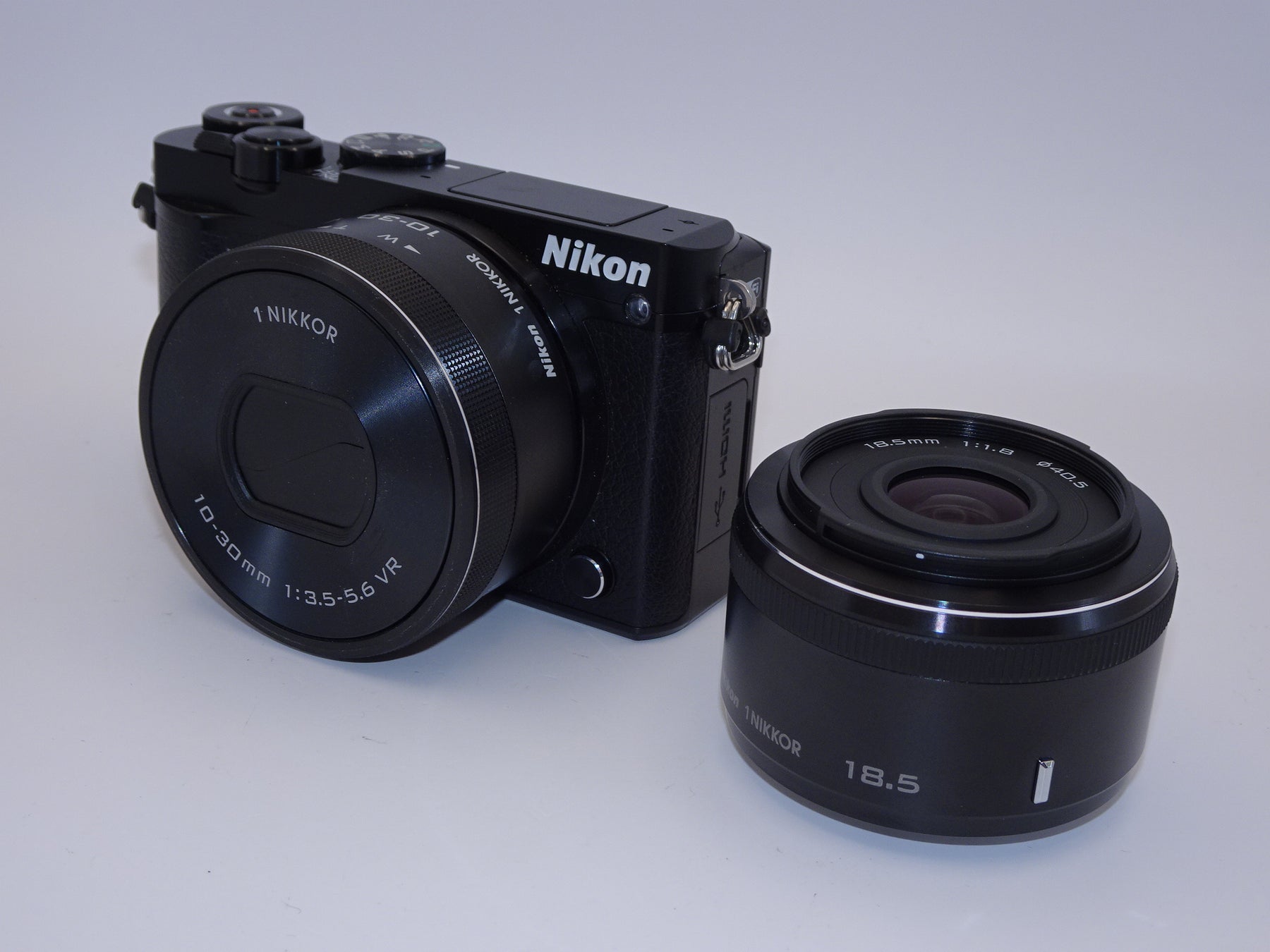 スマホ/家電/カメラNikon Nikon 1 J5 ダブルレンズキット ブラック