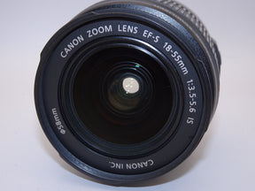 【外観特上級】Canon 標準ズームレンズ EF-S18-55mm F3.5-5.6 IS