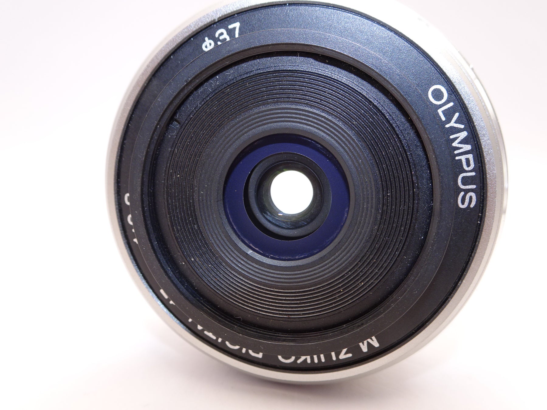 【外観特上級】OLYMPUS パンケーキレンズ M.ZUIKO DIGITAL 17mm F2.8 シルバー
