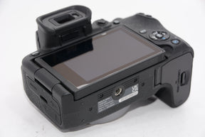 【ほぼ新品】Canon キヤノン ミラーレス一眼 ビデオログカメラ EOS R10 RF-S18-150mm F3.5-6.3 is STMレンズキット 24.2MP 4K動画 DIGIC X Image Processor搭載 高速撮影 被写体追跡 コンパクト コンテンツクリエイター向け ブラック