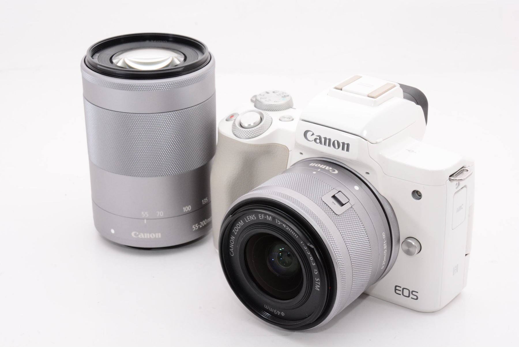 【外観特上級】Canon ミラーレス一眼カメラ EOS Kiss M ダブルズームキット ホワイト EOSKISSMWH-WZK
