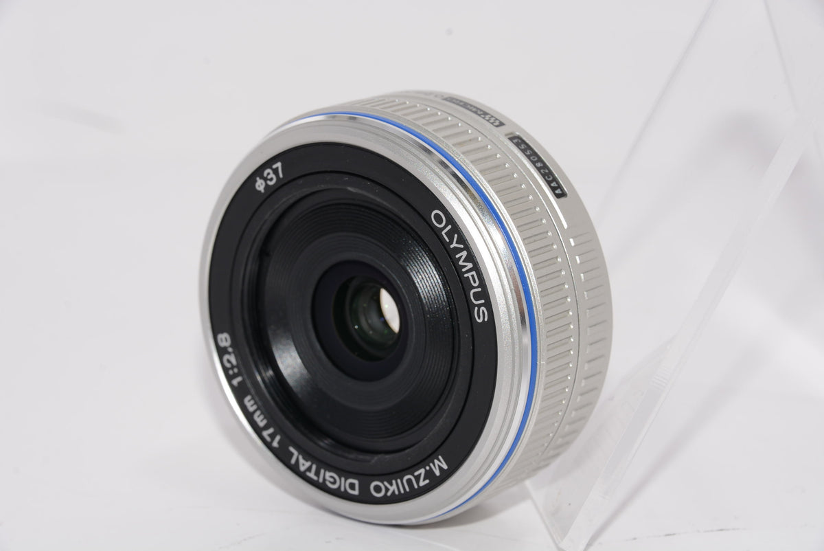 【外観特上級】OLYMPUS パンケーキレンズ M.ZUIKO DIGITAL 17mm F2.8 シルバー