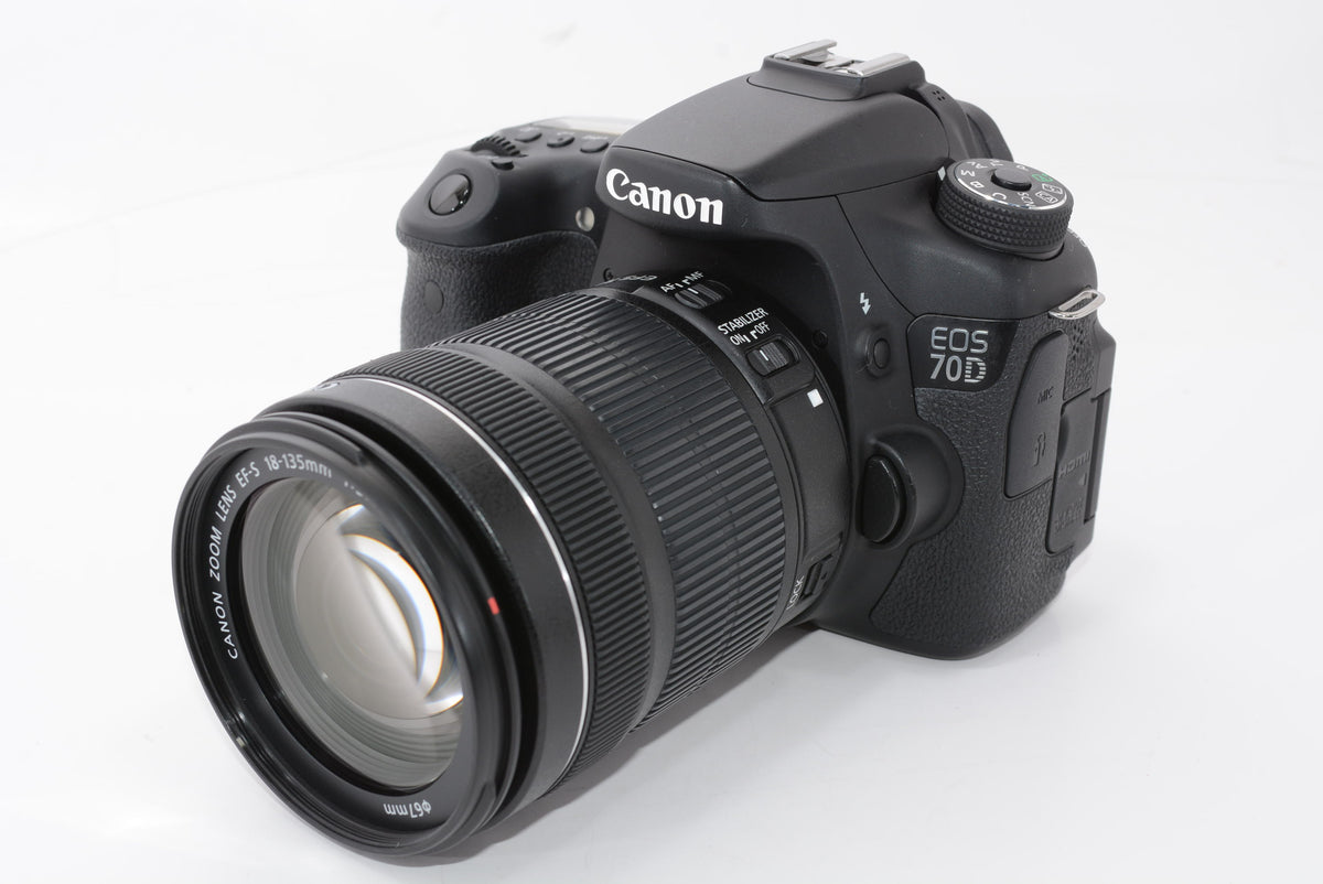 【外観特上級】Canon デジタル一眼レフカメラ EOS70D レンズキット EF-S18-135mm F3.5-5.6 IS STM 付属 EOS70D18135STMLK