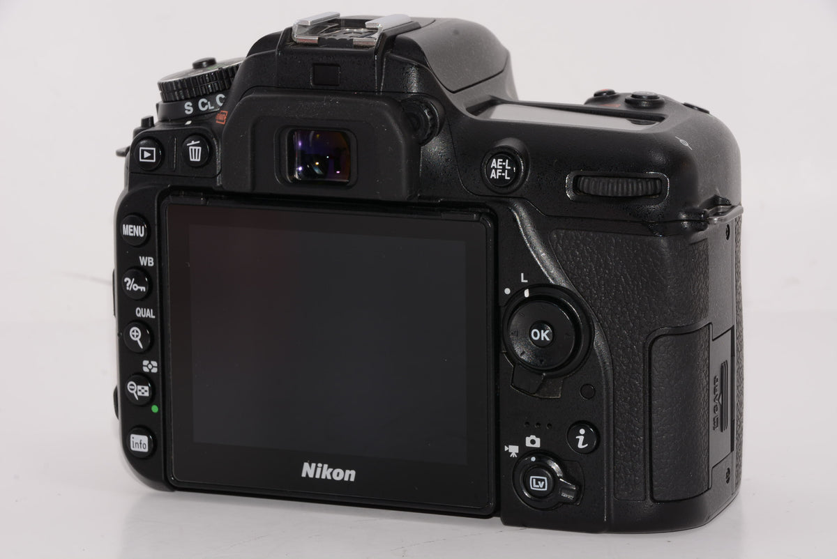 【外観特上級】Nikon デジタル一眼レフカメラ D7500 ボディ ブラック