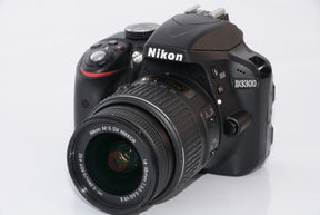 【オススメ】Nikon デジタル一眼レフカメラ D3300 18-55 VR IIレンズキット ブラック D3300LKBK