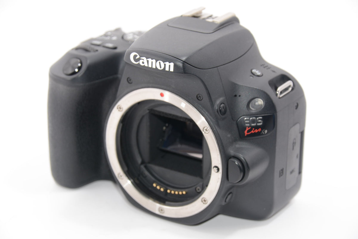 【外観特上級】Canon デジタル一眼レフカメラ「EOS Kiss X9」ダブルズームキット (ブラック) EOSKISSX9BK-WKIT