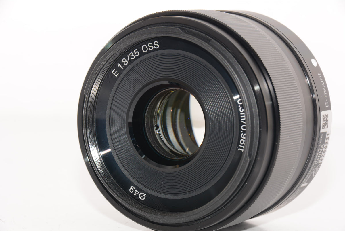 【外観特上級】ソニー SONY 単焦点レンズ E 35mm F1.8 OSS ソニー Eマウント用 APS-C専用 SEL35F18