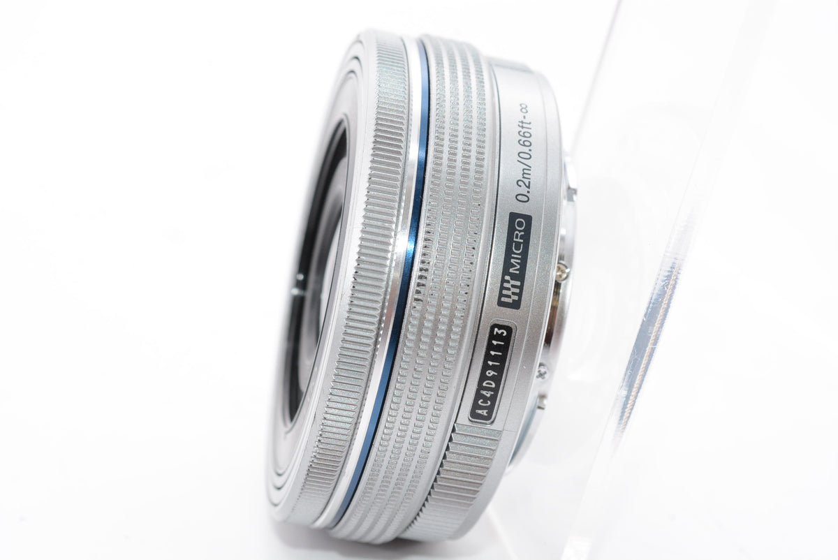 【外観並級】OLYMPUS 電動式パンケーキズームレンズ M.ZUIKO DIGITAL ED 14-42mm F3.5-5.6 EZ SLV