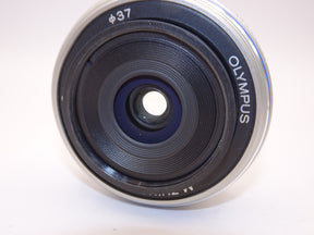 【外観特上級】OLYMPUS パンケーキレンズ M.ZUIKO DIGITAL 17mm F2.8 シルバー