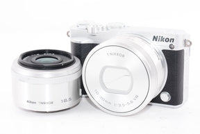 【外観並級】Nikon ミラーレス一眼 Nikon1 J5 ダブルレンズキット シルバー J5WLKSL