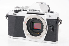 【外観特上級】OLYMPUS ミラーレス一眼 OM-D E-M10 MarkII ボディー シルバー