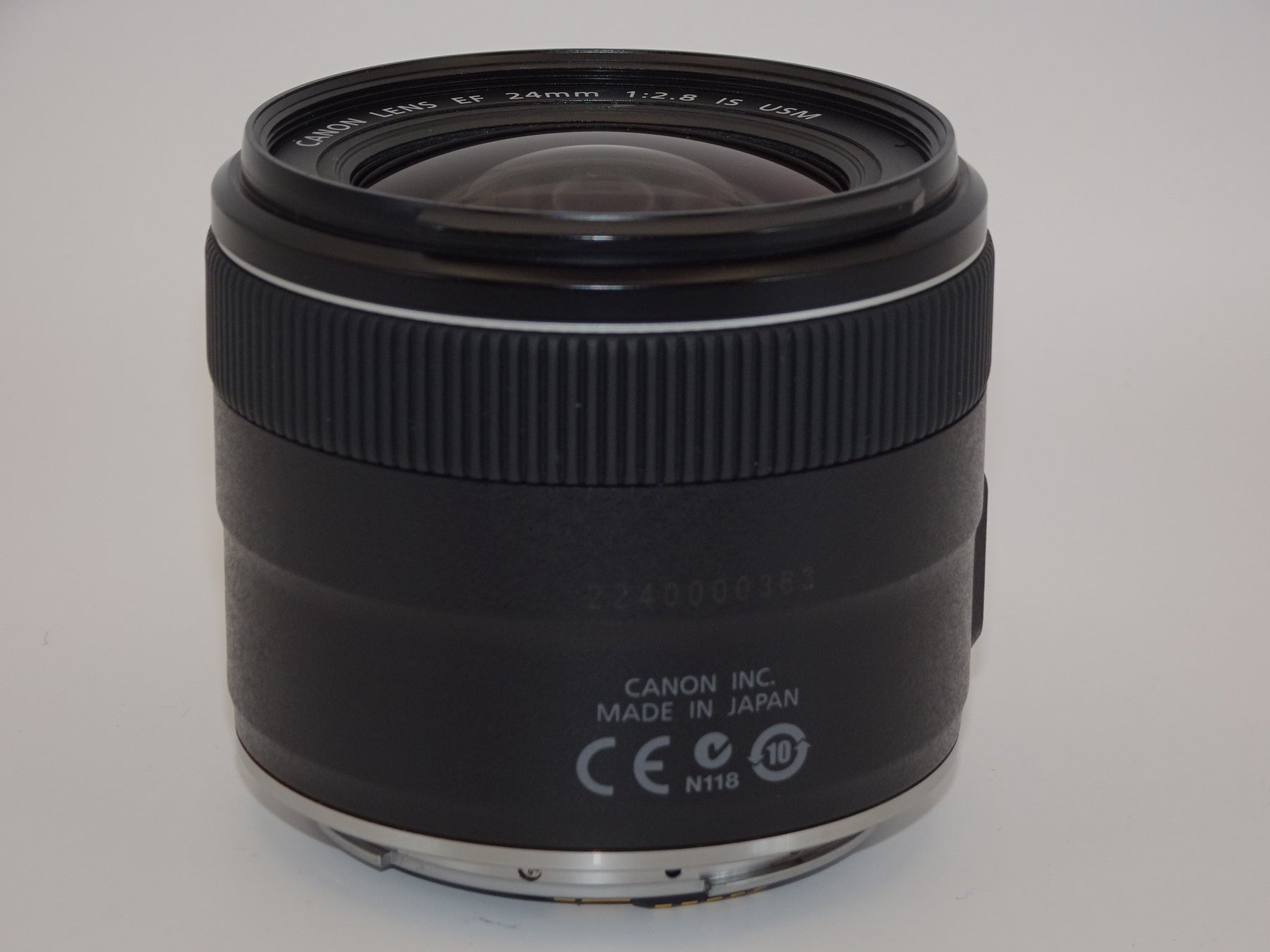 外観特上級】Canon 単焦点レンズ EF24mm F2.8 IS USM