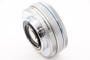 【外観特上級】OLYMPUS 電動式パンケーキズームレンズ M.ZUIKO DIGITAL ED 14-42mm F3.5-5.6 EZ SLV