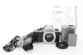 【外観特上級】OLYMPUS OM-D E-M10 ボディ シルバー ミラーレス一眼 OM-D E-M10 BODY SLV