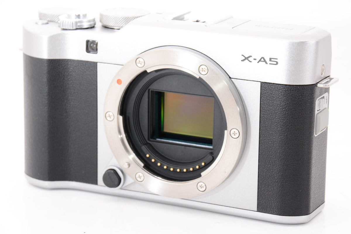 【オススメ】FUJIFILM ミラーレス一眼 X-A5シルバー X-A5-S