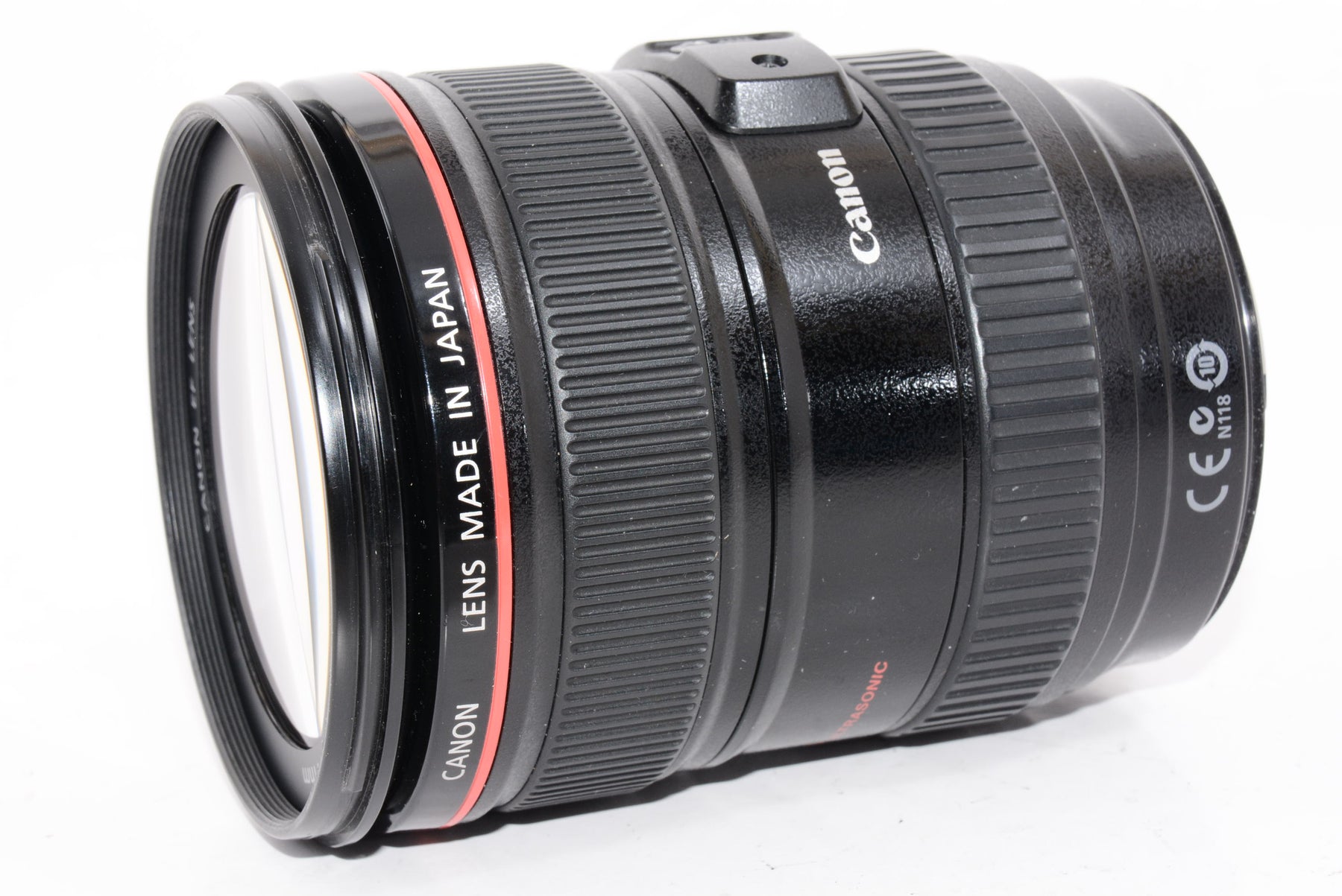 Canon 標準ズームレンズ EF24-105mm フルサイズ対応レンズフードはつけたままです