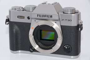 【外観特上級】FUJIFILM ミラーレス一眼カメラ X-T30ボディ シルバー X-T30-S