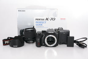 【外観特上級】PENTAX K-70 18-135mmWRレンズキット ブラック デジタル一眼レフカメラ 超高感度・高画質 2424万画素APS-C センサー アウトドアに最適 全天候型 一眼レフ 4.5段ボディ内手振れ補正搭載 明るく見やすいガラスペンタプリズム採用の視野率100%光学ファインダー 16258