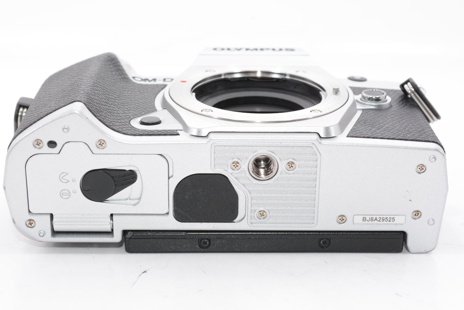 【外観特上級】OLYMPUS ミラーレス一眼カメラ OM-D E-M5 MarkIII ボディー シルバー