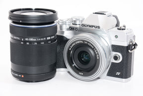 【外観特上級】OLYMPUS ミラーレス一眼カメラ OM-D E-M10 MarkIV EZダブルズームキット シルバー