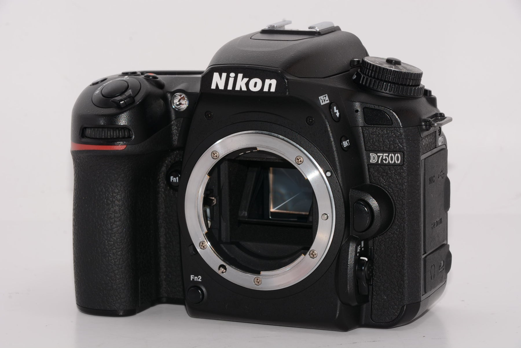 【外観特上級】Nikon デジタル一眼レフカメラ D7500 ボディ ブラック
