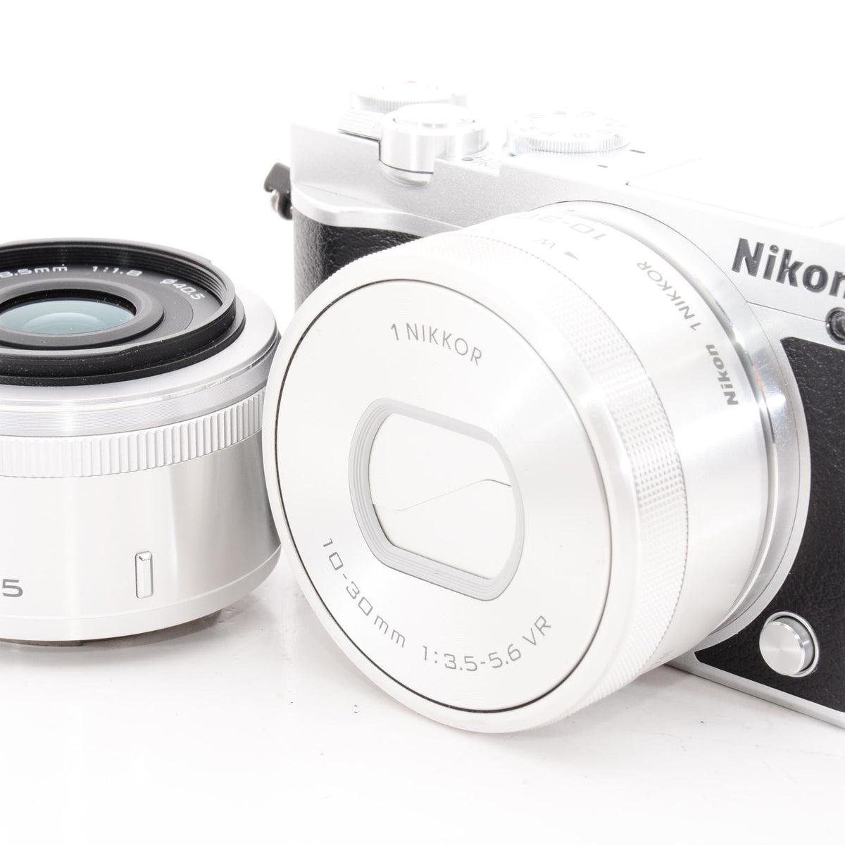 外観特上級】Nikon ミラーレス一眼 Nikon1 J5 ダブルレンズキット ...