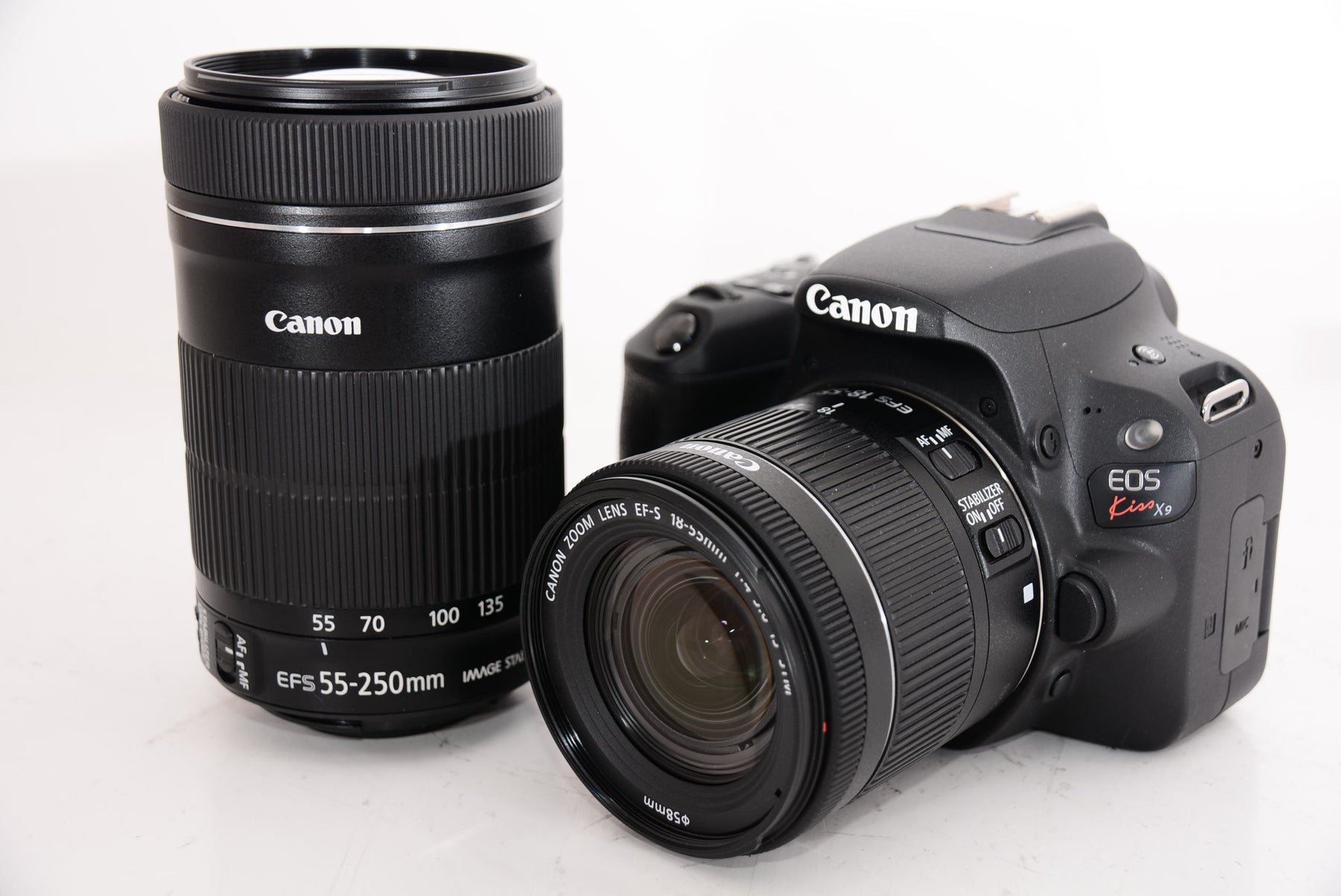 外観特上級】Canon デジタル一眼レフカメラ「EOS Kiss X9」ダブルズームキット (ブラック) EOSKISSX9BK-