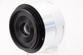 【外観特上級】SIGMA 単焦点レンズ Art 30mm F2.8 DN シルバー ソニーEマウント用 ミラーレスカメラ専用 929725