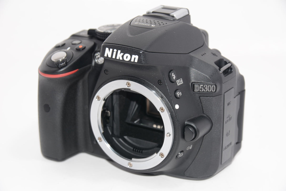 【外観特上級】Nikon デジタル一眼レフカメラ D5300 ダブルズームキット ブラック 2400万画素 3.2型液晶 D5300WZBK