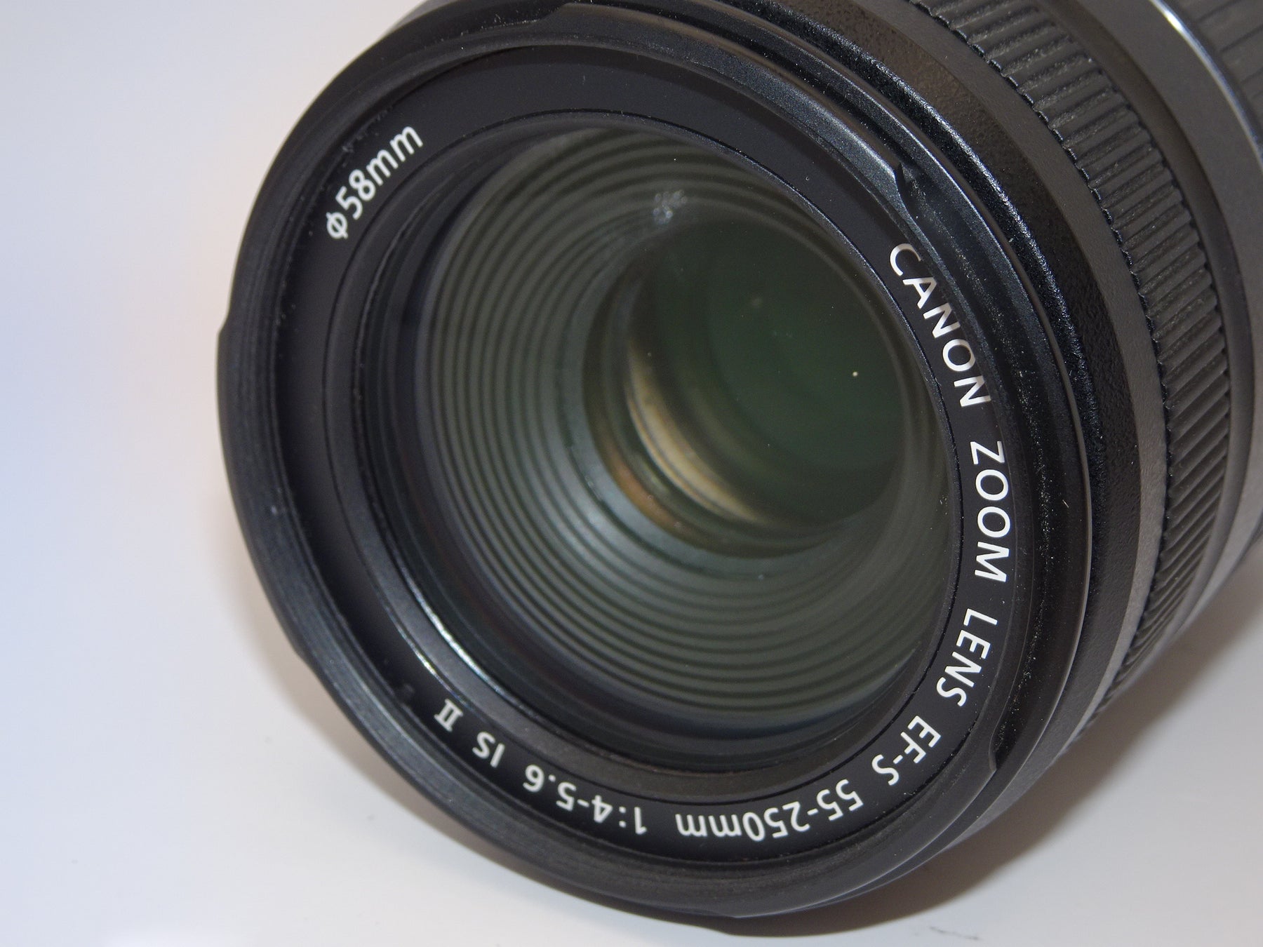 【外観特上級】Canon 望遠ズームレンズ EF-S55-250mm F4-5.6 IS II