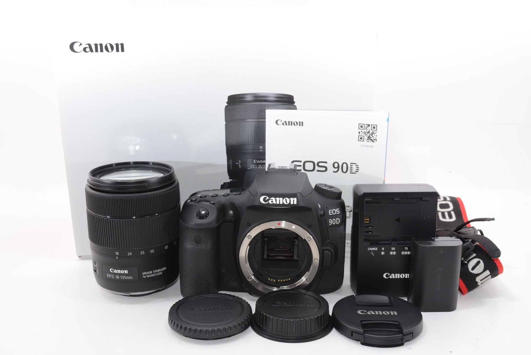 【外観特上級】Canon デジタル一眼レフカメラ EOS 90D EF-S18-135 IS USM レンズキット