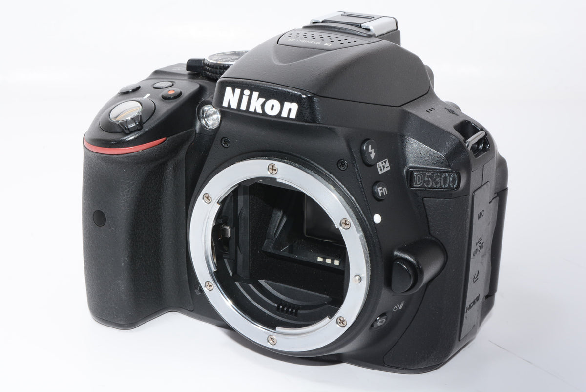 【外観特上級】Nikon デジタル一眼レフカメラ D5300 18-55mm VR II レンズキット ブラック 2400万画素 3.2型液晶 D5300LK18-55VR2BK