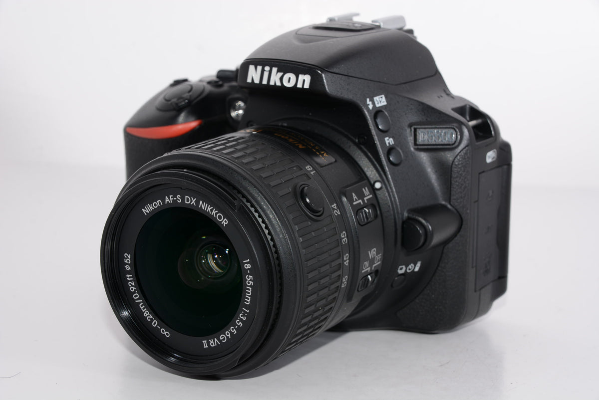 【外観特上級】Nikon デジタル一眼レフカメラ D5500 18-55 VRII レンズキット ブラック 2416万画素 3.2型液晶 タッチパネル D5500LK18-55BK