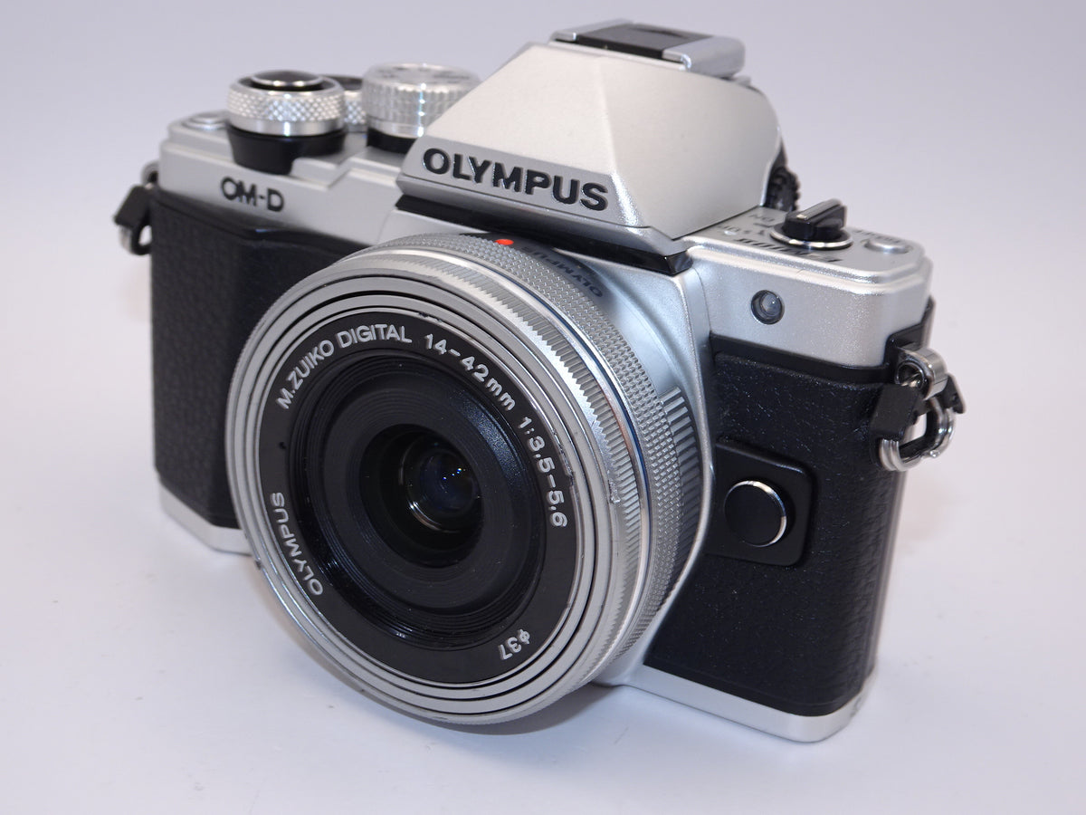 【外観特上級】OLYMPUS OM-D E-M10 MarkII 14-42mm EZレンズキット シルバー