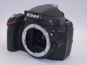 【外観特上級】Nikon D3200 200mmダブルズームキット 18-55mm/55-200mm