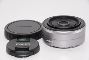 【外観特上級】Canon 単焦点広角レンズ EF-M22mm F2 STM シルバー ミラーレス一眼対応 EF-M222STMSL