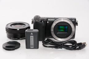 【外観特上級】ソニー SONY ミラーレス一眼 α NEX-5R パワーズームレンズキット E PZ 16-50mm F3.5-5.6 OSS付属 ブラック NEX-5RL/B