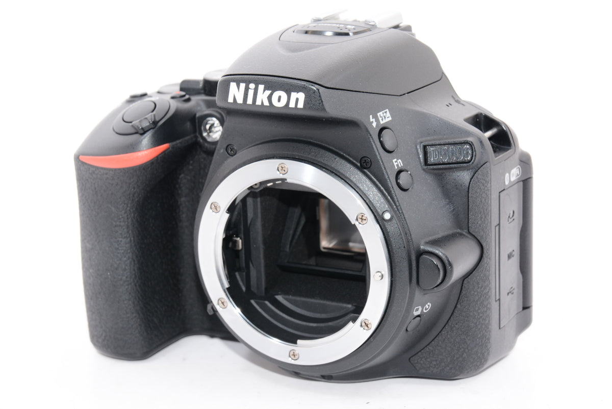 【外観特上級】Nikon デジタル一眼レフカメラ D5600 ダブルズームキット ブラック D5600WZBK