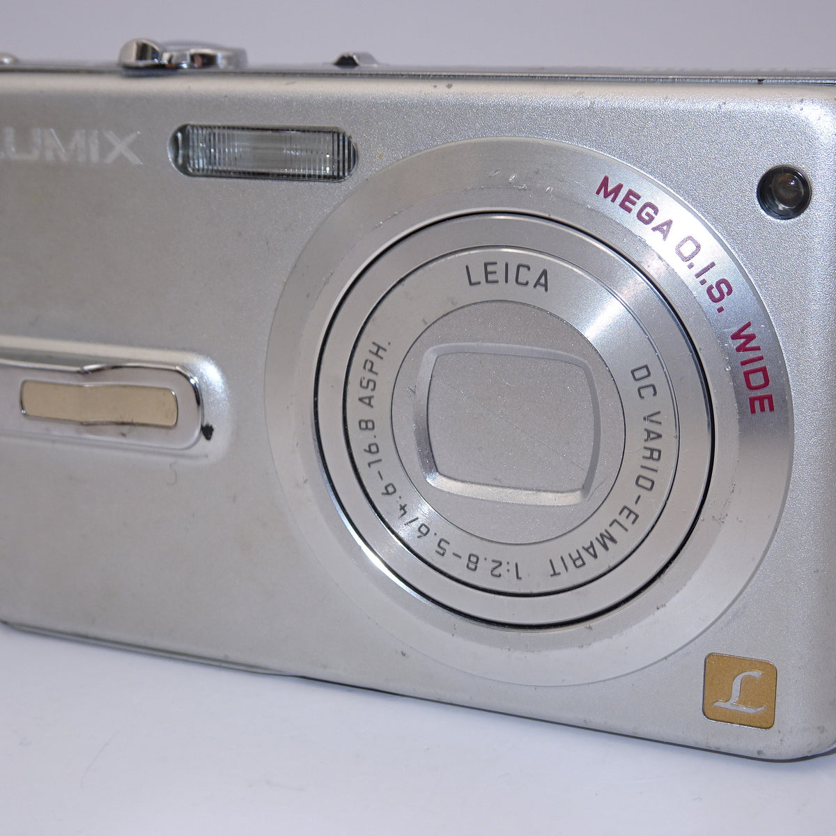 LUMIX★DMC-FX50⭕️安心の実働品⭐️飽きの来ないシルバー Panasonic LUMIX DMC-FX50 シルバー② 【公式通販】