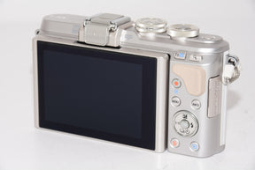 【外観特上級】OLYMPUS ミラーレス一眼 E-PL8 ボディー ホワイト