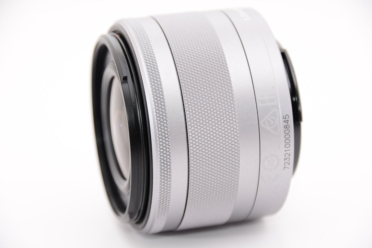 【外観特上級】Canon 標準ズームレンズ EF-M15-45mm F3.5-6.3IS STM(シルバー) ミラーレス一眼対応 EF-M15-45ISSTMSL