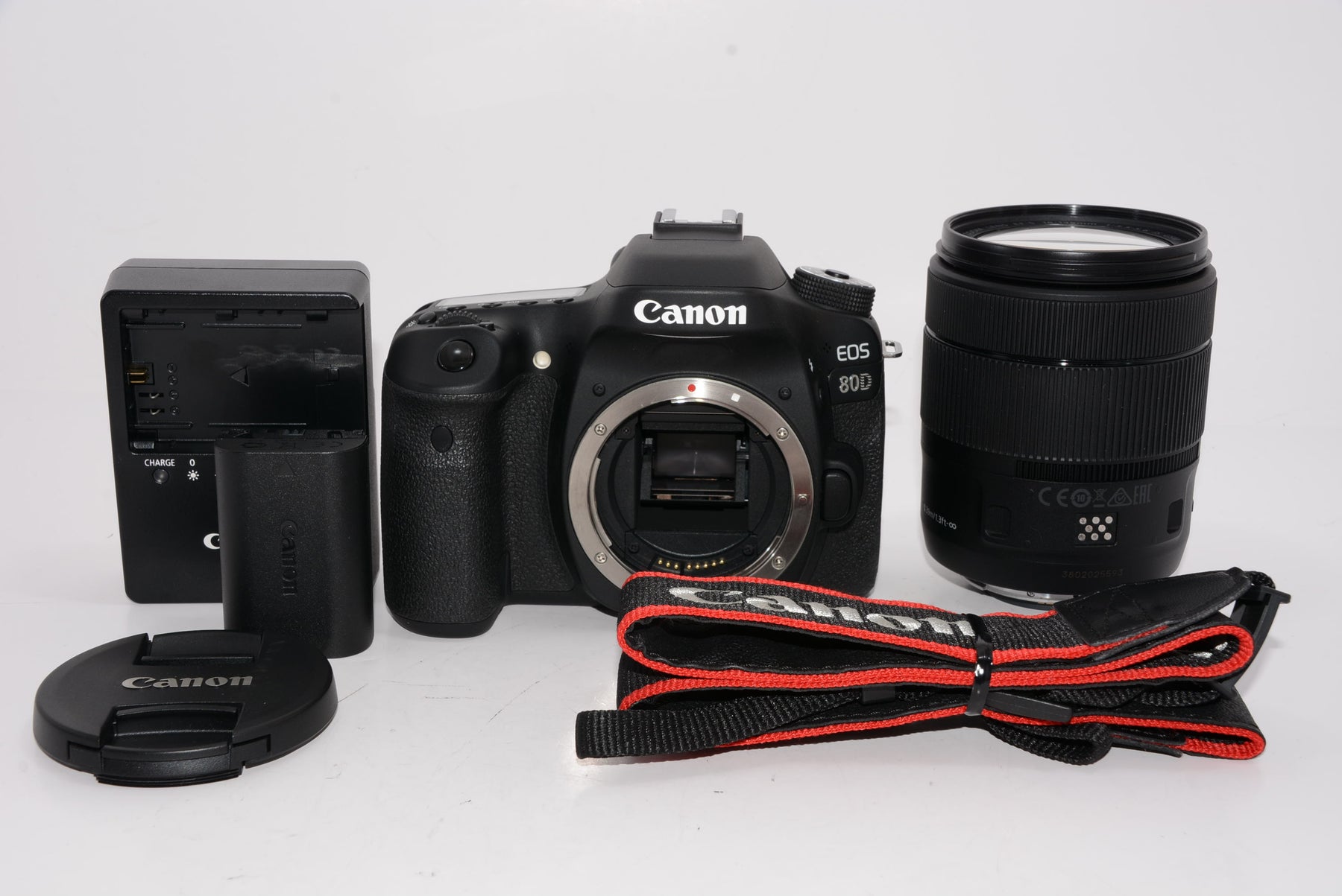 外観特上級】Canon デジタル一眼レフカメラ EOS 80D レンズキット EF