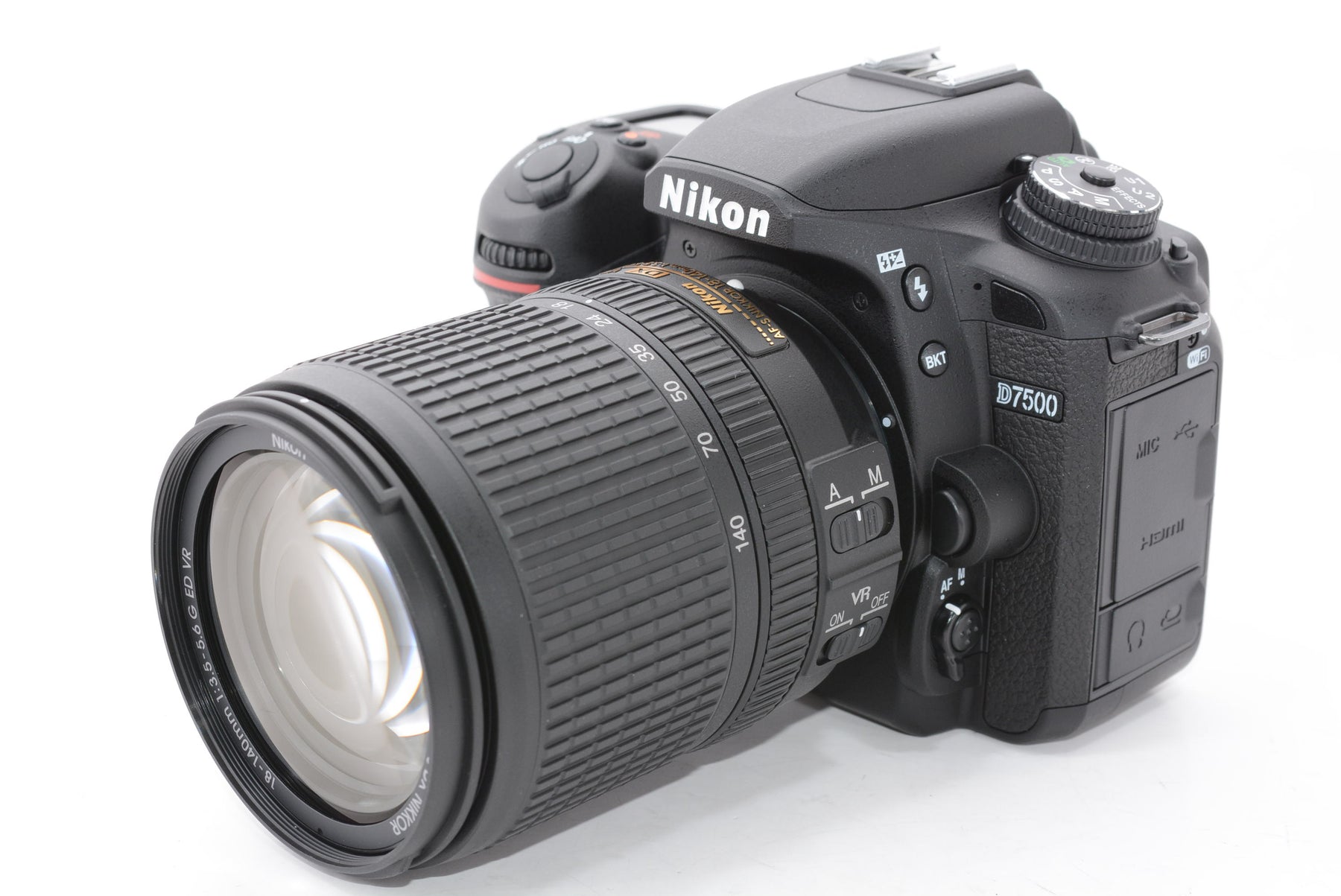 【開封未使用品】Nikon デジタル一眼レフカメラ D7500 18-140VR レンズキット D7500LK18-140